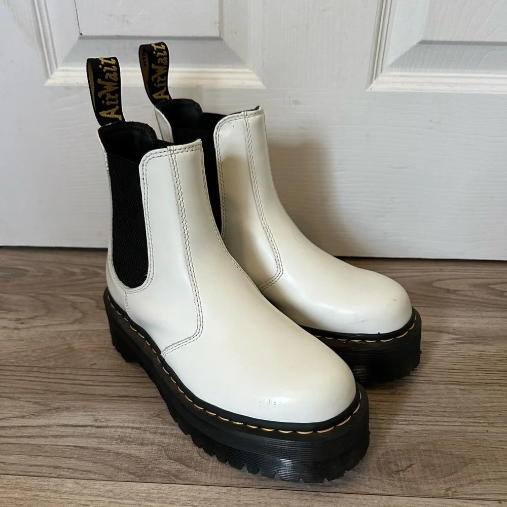 Dr Martens 2976 Quad Leather Chelsea Boots White Leather